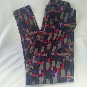 LulaRoe TC lipstick leggings